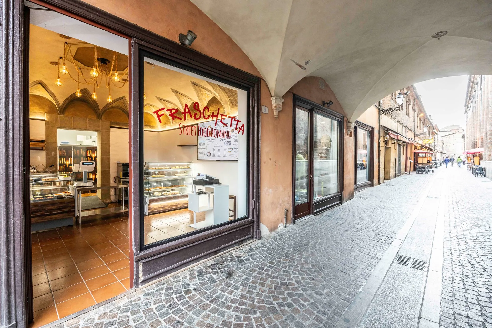 Interno del ristorante Fraschetta a Ferrara